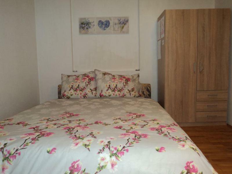 Studio Apartments Ana Rovinj Exteriör bild